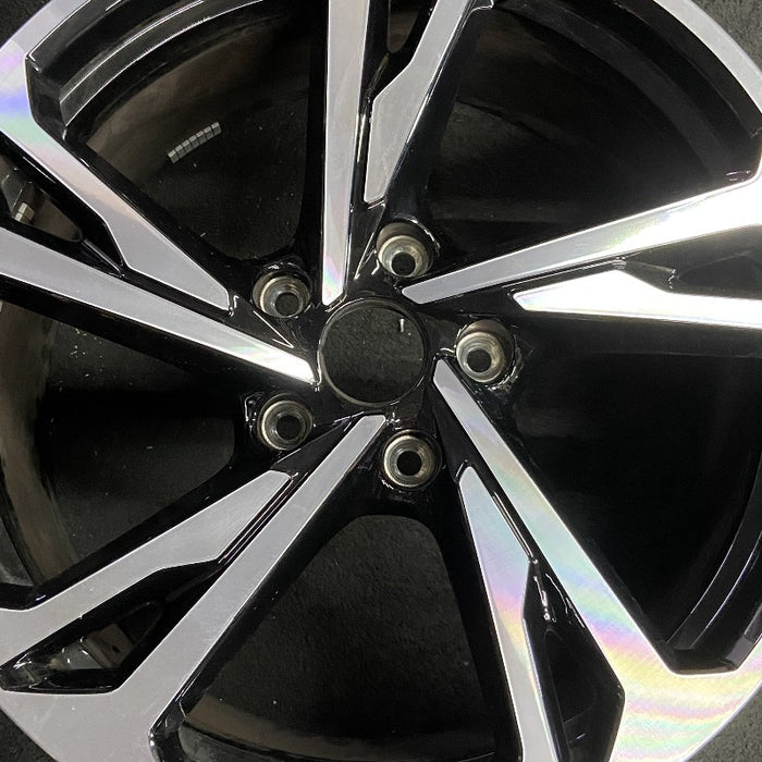 20" E-TRON GT 22-24 20x9 machined face with black pockets Original OEM Wheel Rim