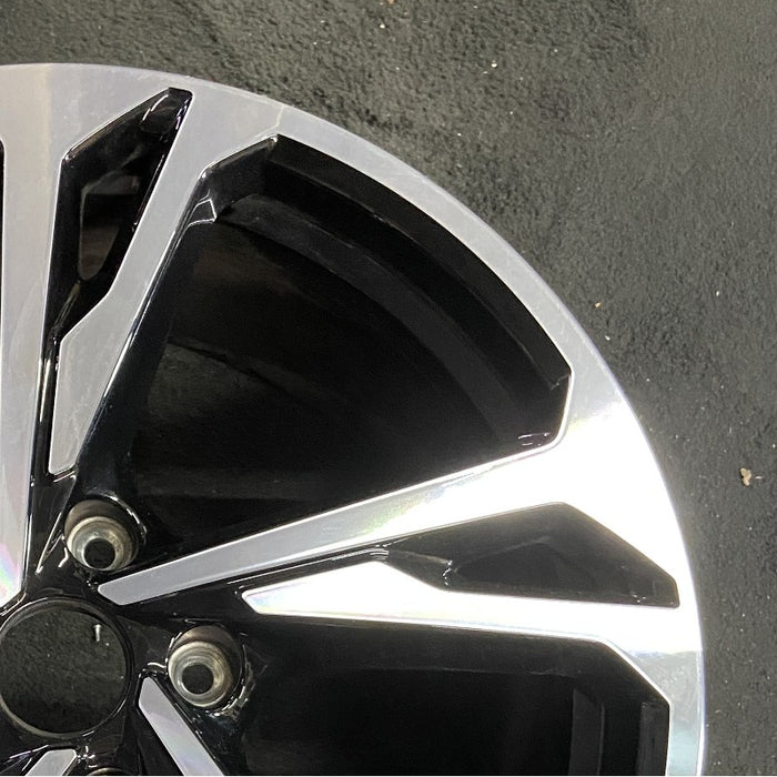 20" E-TRON GT 22-24 20x9 machined face with black pockets Original OEM Wheel Rim