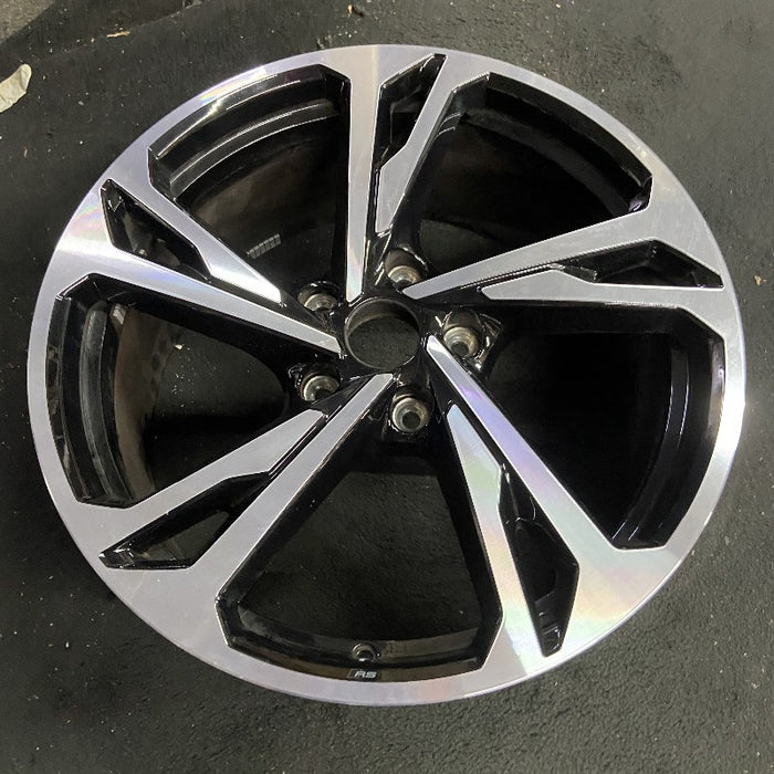 20" E-TRON GT 22-24 20x9 machined face with black pockets Original OEM Wheel Rim
