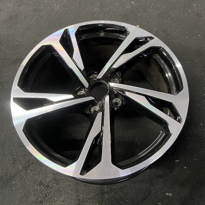 20" E-TRON GT 22-24 20x9 machined face with black pockets Original OEM Wheel Rim