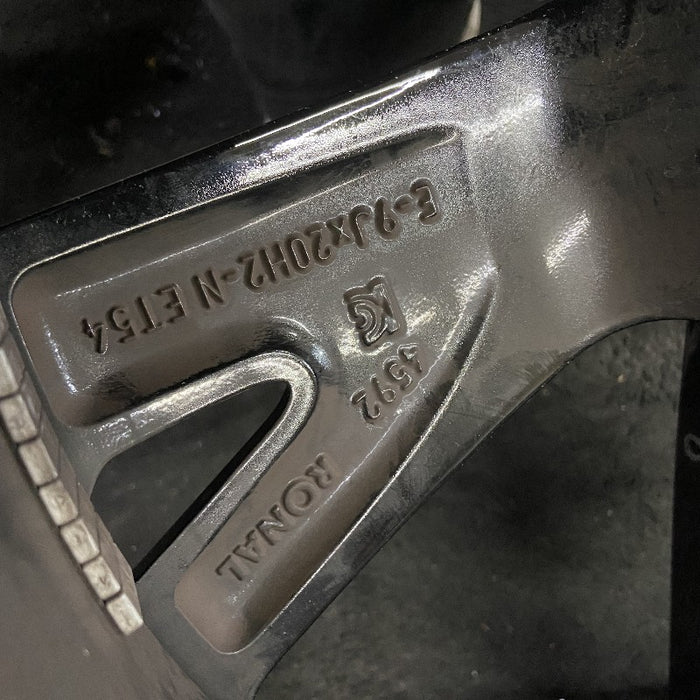 20" E-TRON GT 22-24 20x9 machined face with black pockets Original OEM Wheel Rim