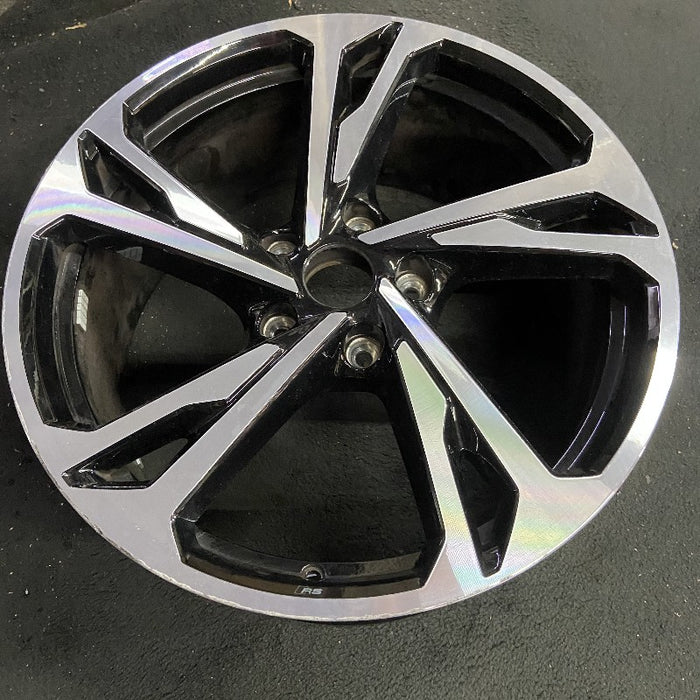 20" E-TRON GT 22-24 20x9 machined face with black pockets Original OEM Wheel Rim