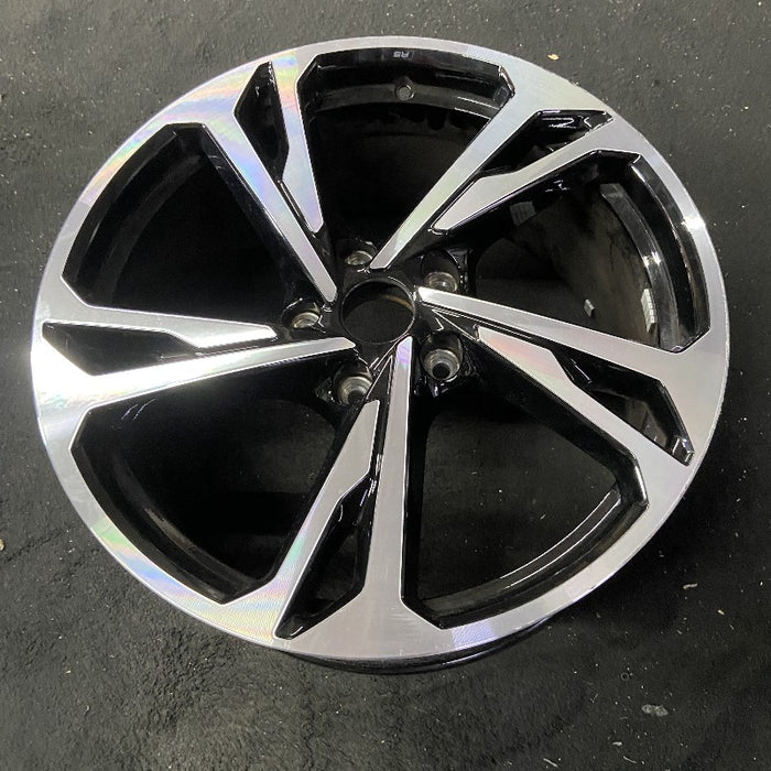 20" E-TRON GT 22-24 20x9 machined face with black pockets Original OEM Wheel Rim