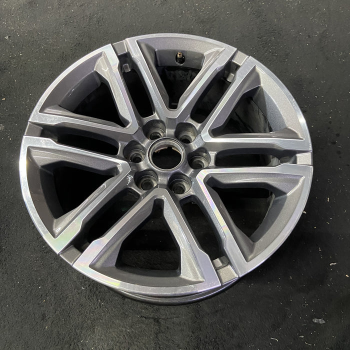 18" COLORADO 19 18x8.5, 6 split spoke Original OEM Wheel Rim - Close-Up Detail