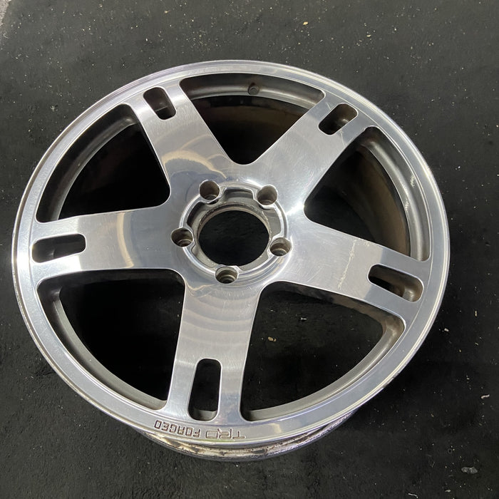 22" LAND CRUISER 10-11 , 22x9 Original OEM Wheel Rim - Close-Up Detail