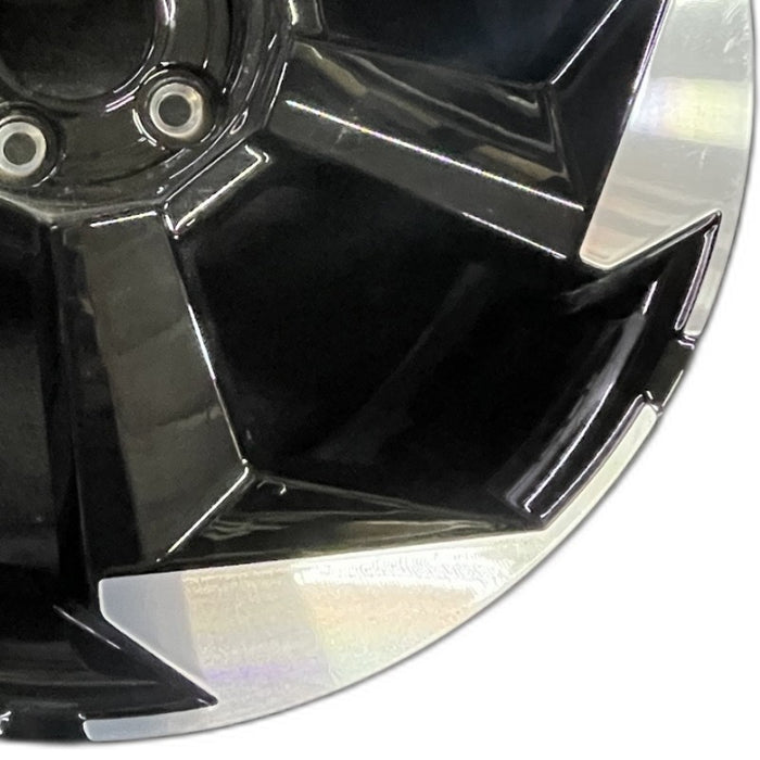 19" SORENTO 25 hybrid 19x7.5 6 spoke Original OEM Wheel Rim - Close-Up Detail