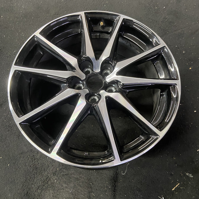 17" GR86 22-25 17x7.5 Original OEM Wheel Rim - Close-Up Detail