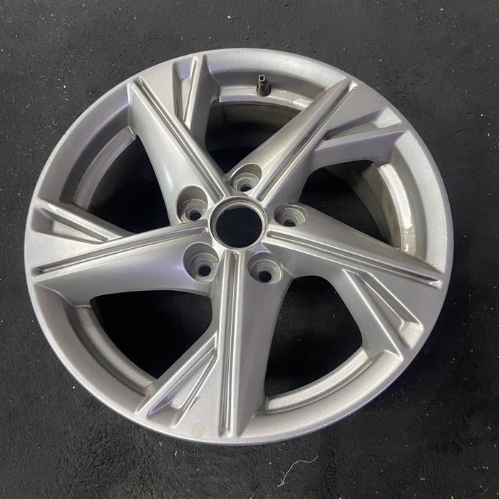 16" SONATA 20 gasoline, 16x6.5 Original OEM Wheel Rim - Close-Up Detail