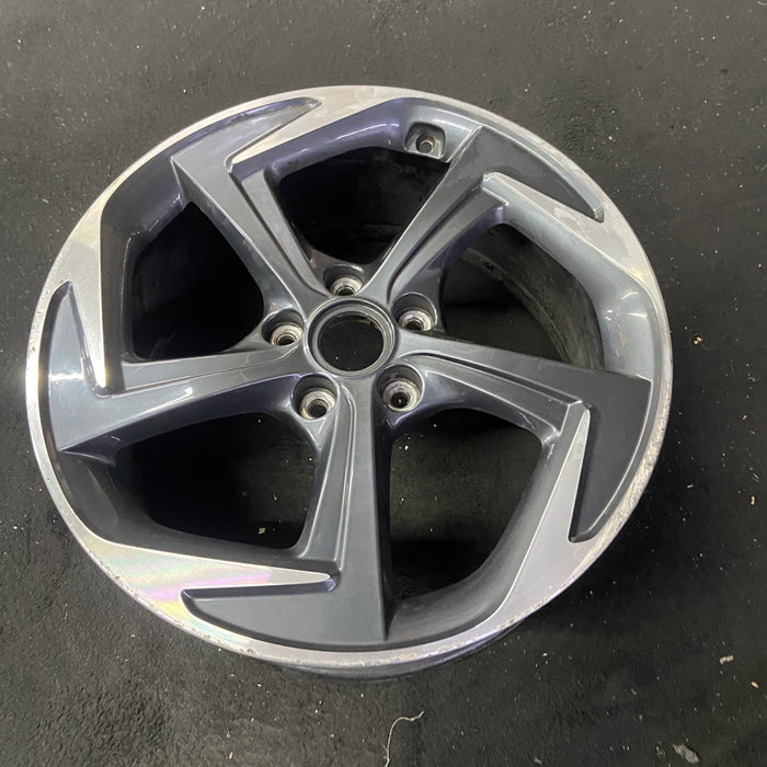 18" VELOSTER 19-20 18x7.5 , 5 spoke, angled spoke Original OEM Wheel Rim - Close-Up Detail