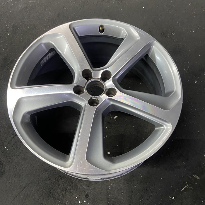 20" AUDI Q5 13-16 20x8.5, 5 spoke, arm spoke Original OEM Wheel Rim - Close-Up Detail