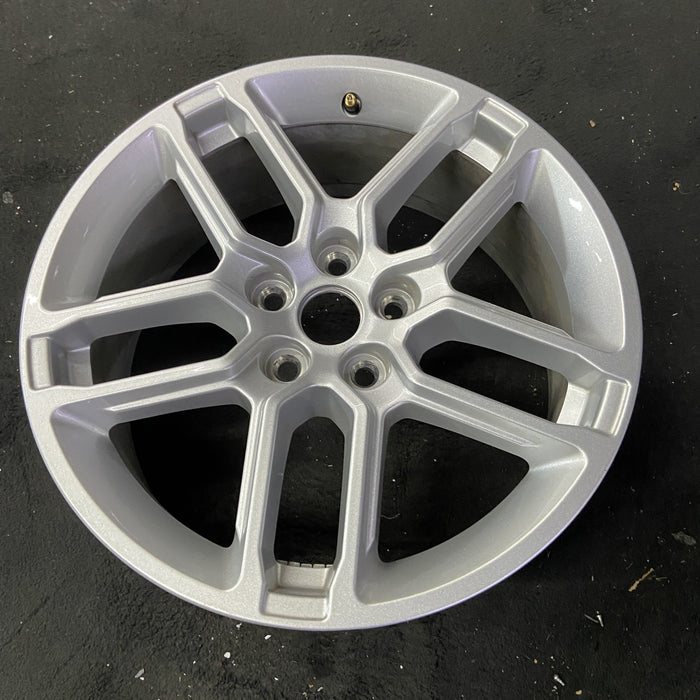18" EXPLORER 25 18x7.5 Original OEM Wheel Rim - Close-Up Detail