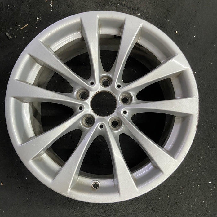 17" BMW 320i 12-13 , 17x7.5 , 5 spoke, V spoke, narrow spoke edge Original OEM - Angle View