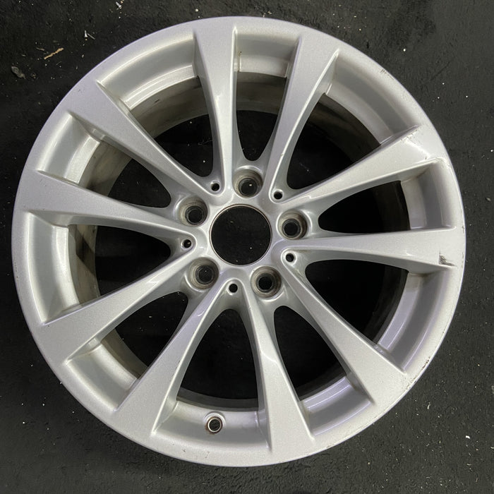 17" BMW 320i 12-13 , 17x7.5 , 5 spoke, V spoke, narrow spoke edge Original OEM - Angle View