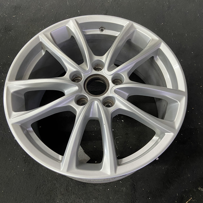 19" PORSCHE PANAMERA 17-19 , 19x9, 5 spoke, V spoke Original OEM Wheel Rim - Close-Up Detail