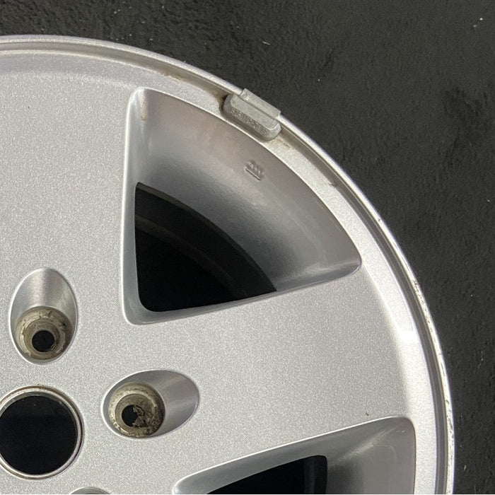 17" WRANGLER 07-08 17x7.5 silver Original OEM Wheel Rim - Close-Up Detail