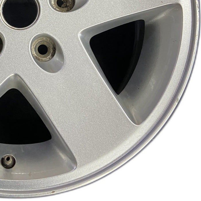 17" WRANGLER 07-08 17x7.5 silver Original OEM Wheel Rim - Close-Up Detail