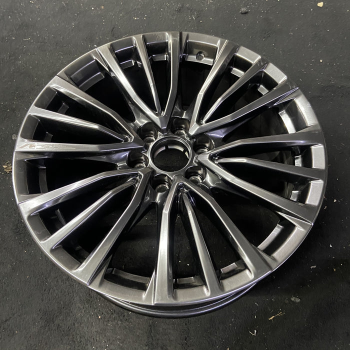 22" ESCALADE 23 22x9, 6 spoke Original OEM Wheel Rim - Close-Up Detail