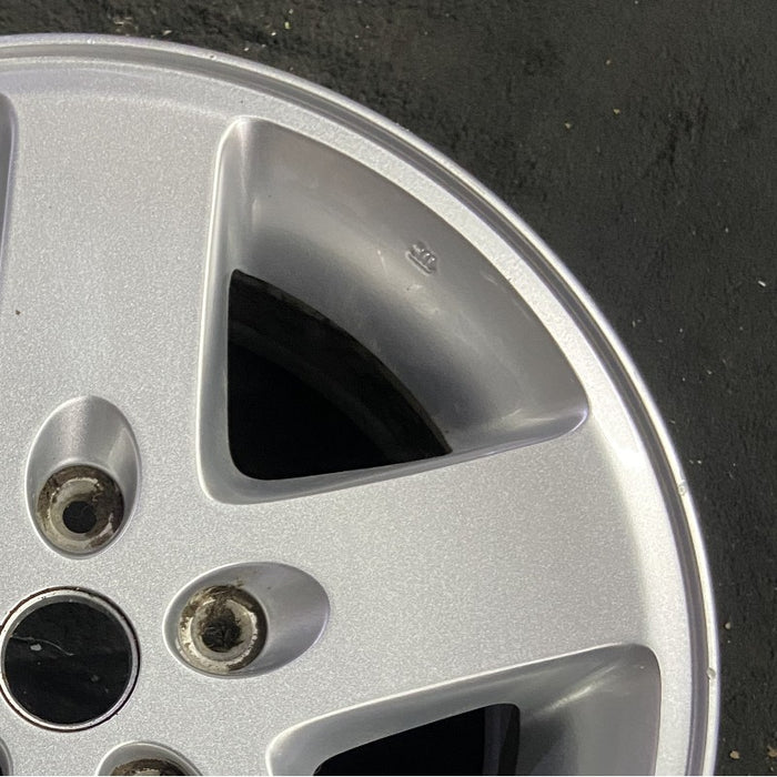 17" WRANGLER 07-08 17x7.5 silver Original OEM Wheel Rim - Close-Up Detail