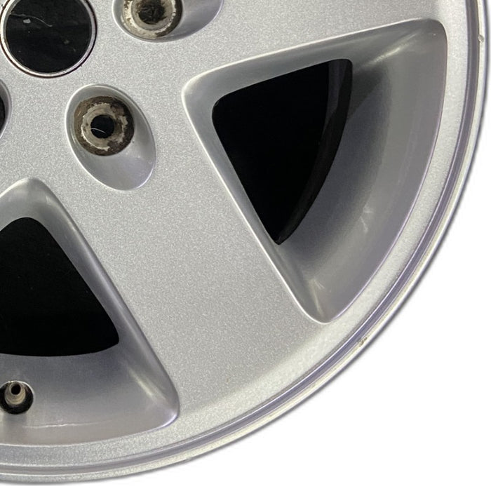 17" WRANGLER 07-08 17x7.5 silver Original OEM Wheel Rim - Close-Up Detail