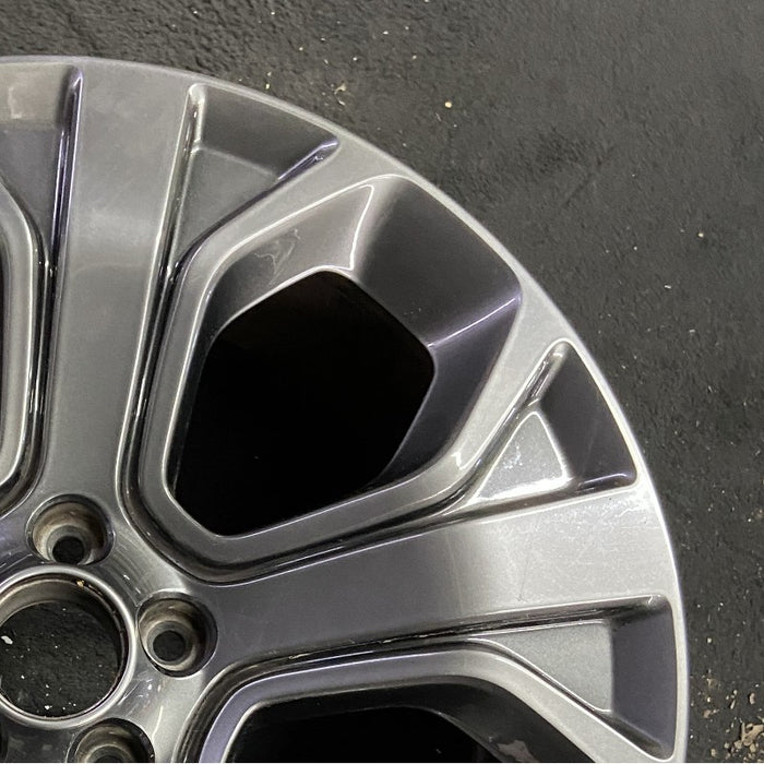 20" EXPLORER 18-19 20x8.5 aluminum TPMS 5 spoke gray Original OEM Wheel Rim - Close-Up Detail