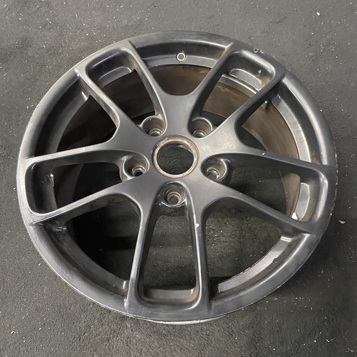 18" PORSCHE BOXSTER 17-25 18x8, , triangle spoke Original OEM Wheel Rim - Close-Up Detail
