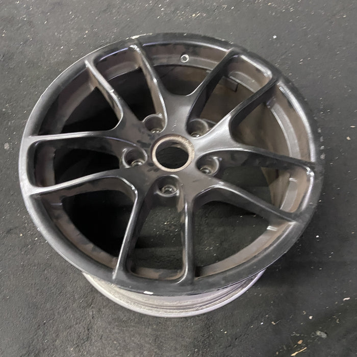 18" PORSCHE BOXSTER 17-25 18x9.5, , triangle spoke Original OEM Wheel Rim - Close-Up Detail