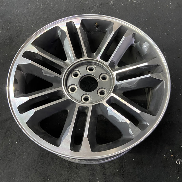 22" ESCALADE 12-14 22x9, 14 spoke, opt Q7L Original OEM Wheel Rim - Close-Up Detail