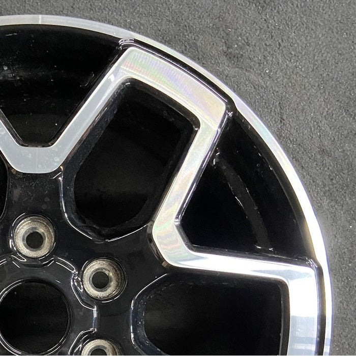 18" BRONCO 21-25 18x7.5, Original OEM Wheel Rim - Close-Up Detail