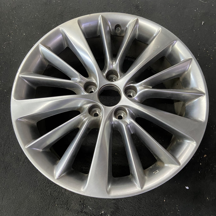 18" INFINITI Q50 18-24 18x7.5 Original OEM Wheel Rim - Close-Up Detail