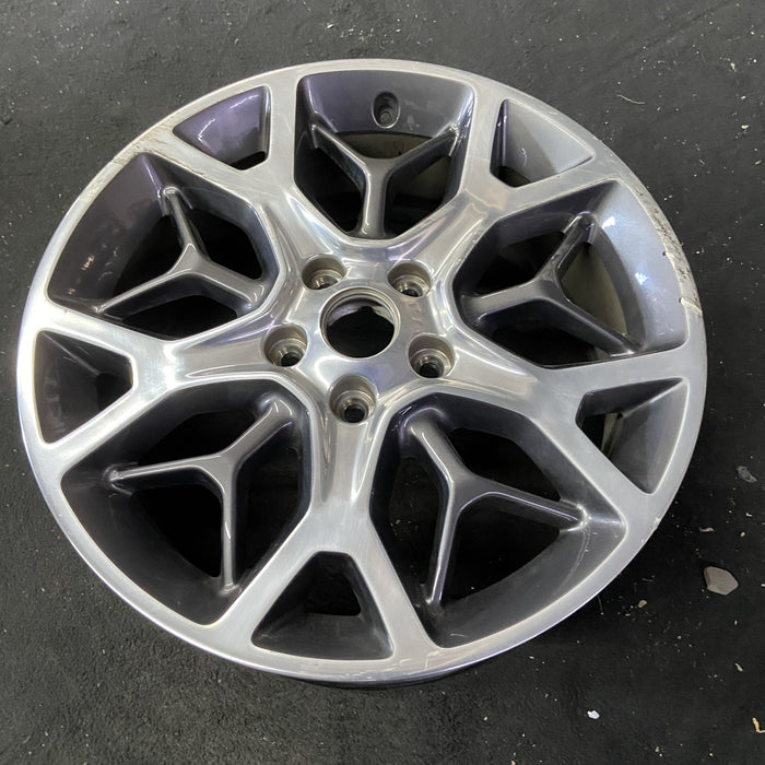 20" GRAND CHEROKEE 18 20x8, 5 spoke, double Y spoke Original OEM Wheel Rim - Close-Up Detail