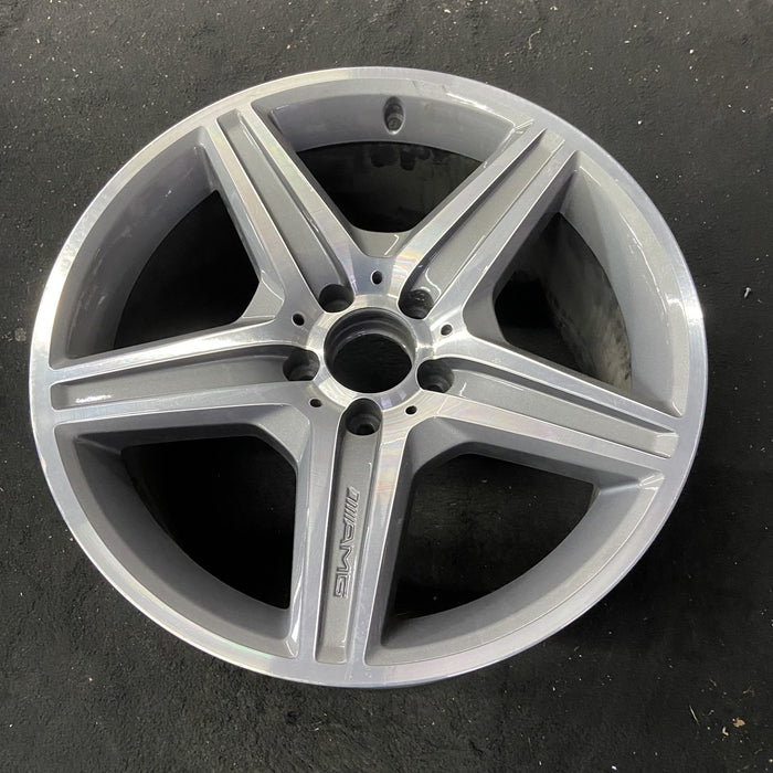 18" MERCEDES E-CLASS 07 211 Type; , E63, 18x9 Original OEM Wheel Rim - Close-Up Detail