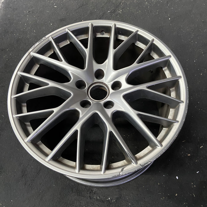 21" PORSCHE PANAMERA 17-23 , 21x11.5, 10 spoke, Y spoke design, platinum - Close-Up Detail