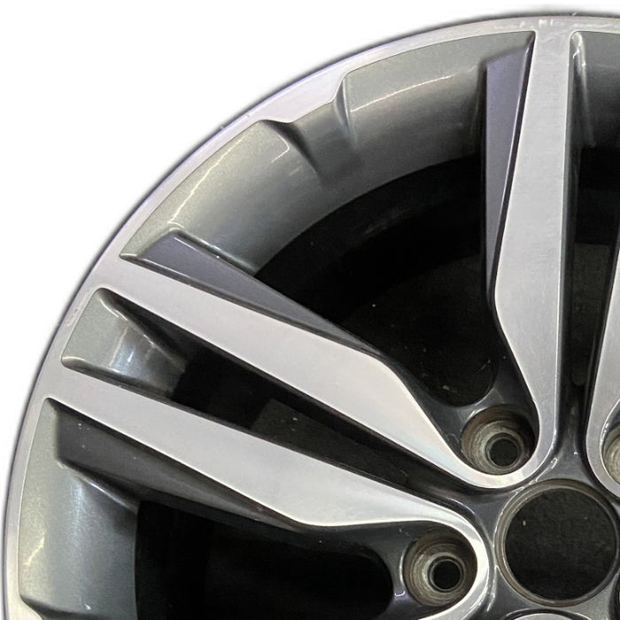 18" SOUL 14 alloy 18x7.5 5 split spoke Original OEM Wheel Rim - Angle View