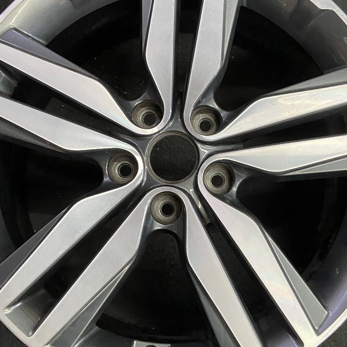 18" SOUL 14 alloy 18x7.5 5 split spoke Original OEM Wheel Rim - Angle View
