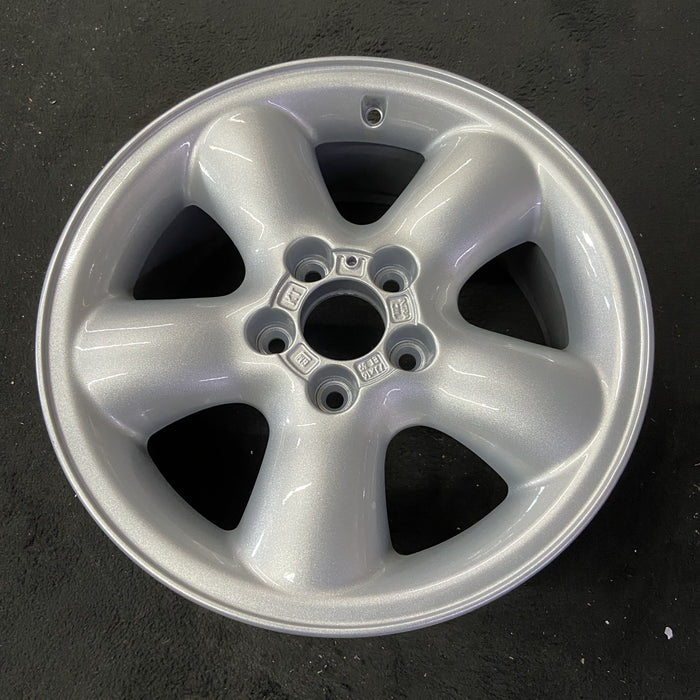 16" CATERA 97-99 16x7 , 5 spoke Original OEM Wheel Rim - Close-Up Detail