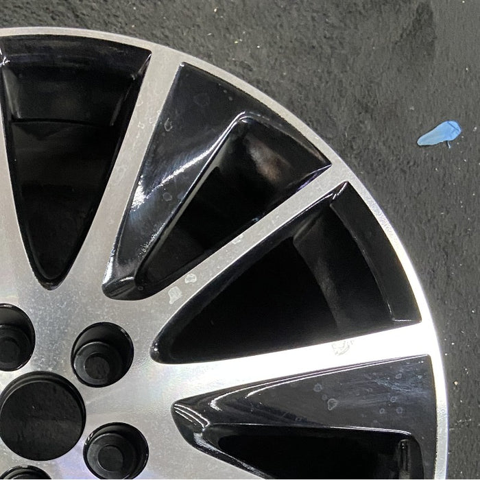 19" HIGHLANDER 17-18 19x7.5 alloy 12 spoke black inlay Original OEM Wheel Rim - Close-Up Detail