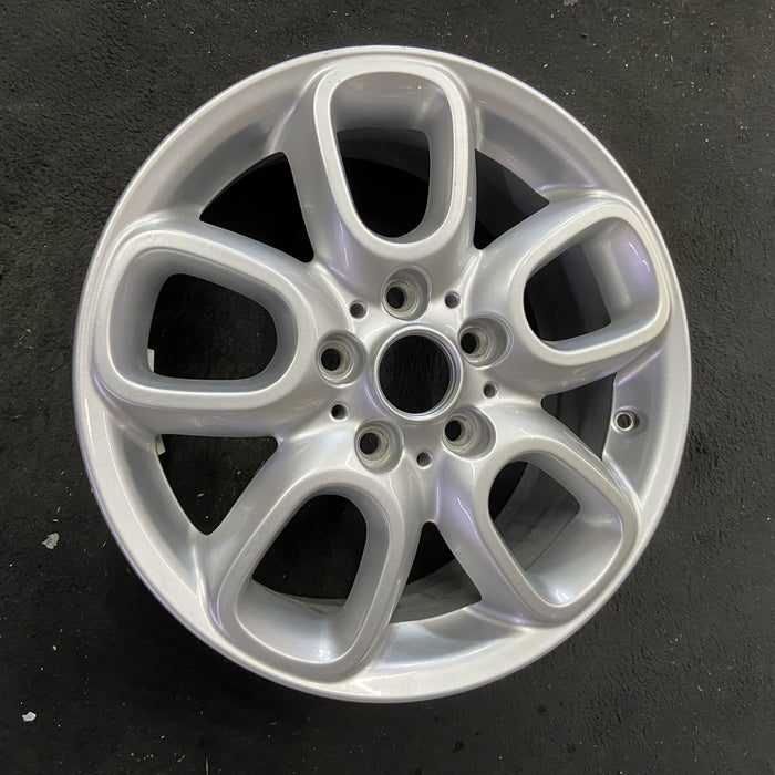 16" MINI COOPER 14-15 HT, 16x6.5, 5 loop spoke Original OEM Wheel Rim - Close-Up Detail