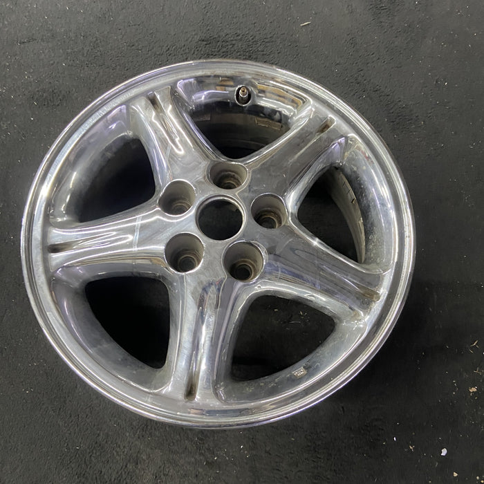 16" MAXIMA 97-98 16x6.5, Original OEM Wheel Rim - Close-Up Detail
