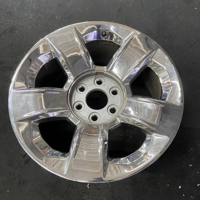 20" SIERRA 1500 PICKUP 19 classic , 20x9, 5 spoke, covered lug nuts, Original - Close-Up Detail