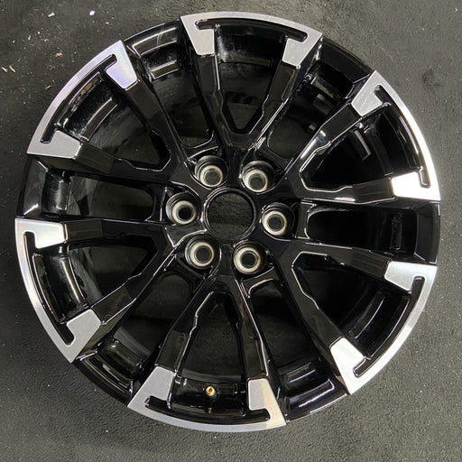 18" TRAVERSE 24 , 18x7.5, gloss black Original OEM Wheel Rim - Angle View