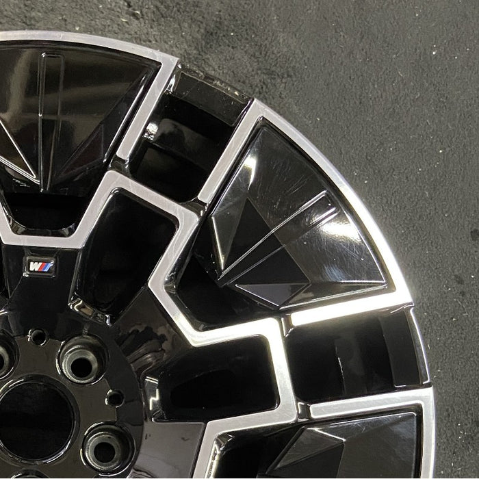 19" BMW 430i 25 19x9 7 spoke Original OEM Wheel Rim - Close-Up Detail