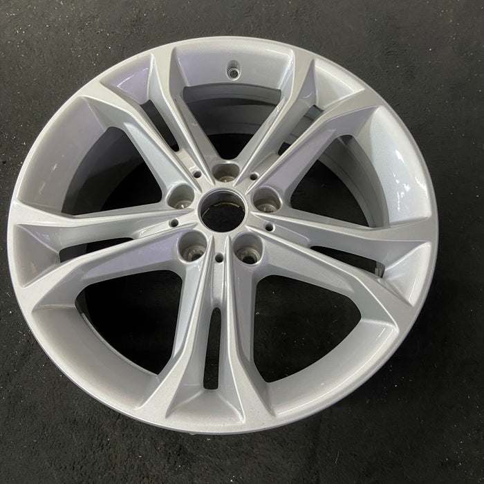 18" BMW X3 18-20 18x7 , 5 spoke, open spoke Original OEM Wheel Rim - Close-Up Detail
