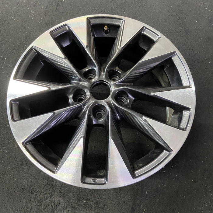 17" SENTRA 16 17x6.5 , 10 spoke Original OEM Wheel Rim - Close-Up Detail