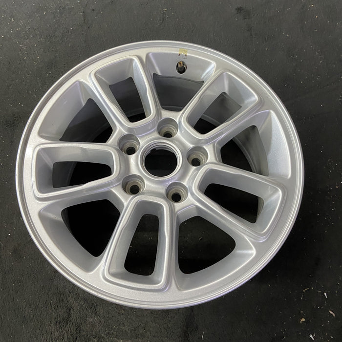 17" GRAND CHEROKEE 18-20 17x8 Original OEM Wheel Rim - Close-Up Detail