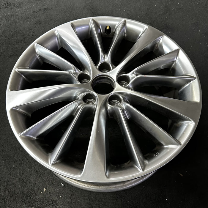 18" INFINITI Q50 18-24 18x7.5 Original OEM Wheel Rim - Close-Up Detail