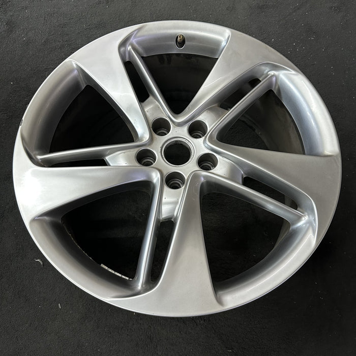 20" CASCADA 17-19 20x8.5, , , opt Q7G Original OEM Wheel Rim - Close-Up Detail