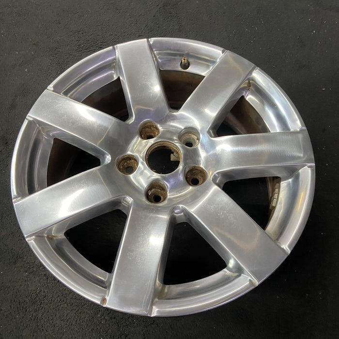 18" WRANGLER 12-17 18x7.5, 7 spoke Original OEM Wheel Rim - Close-Up Detail