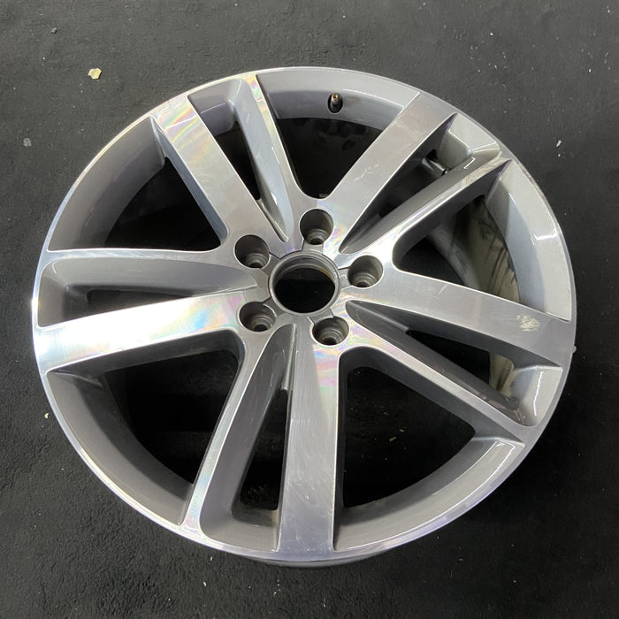 20" AUDI Q7 10-15 20x9 , 10 spoke Original OEM Wheel Rim - Close-Up Detail