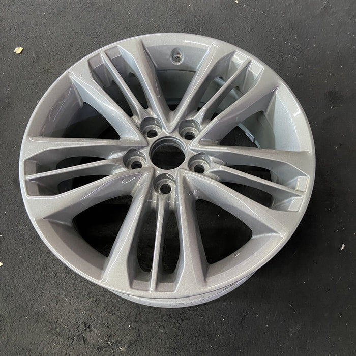 17" CAMRY 15-17 17x7 , 15 spoke Original OEM Wheel Rim - Close-Up Detail
