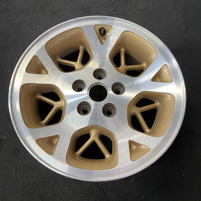 16" GRAND CHEROKEE 96 16x7 Original OEM Wheel Rim - Close-Up Detail